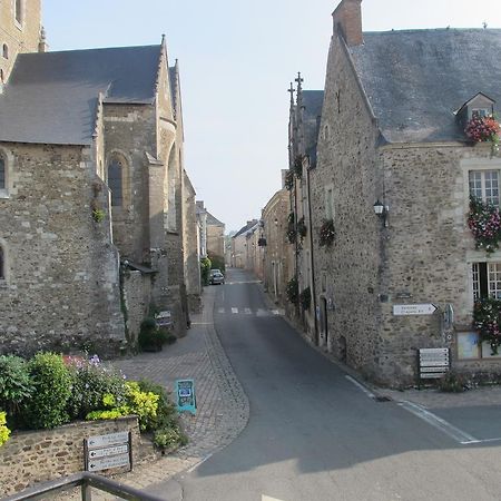 ホテルLe Relais De La Caleche Saint-Denis-dʼAnjou エクステリア 写真