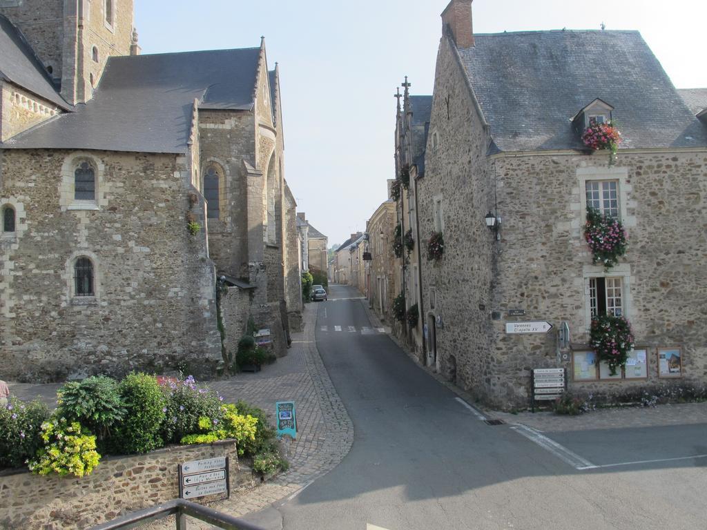 ホテルLe Relais De La Caleche Saint-Denis-dʼAnjou エクステリア 写真