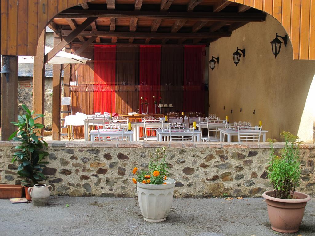ホテルLe Relais De La Caleche Saint-Denis-dʼAnjou エクステリア 写真